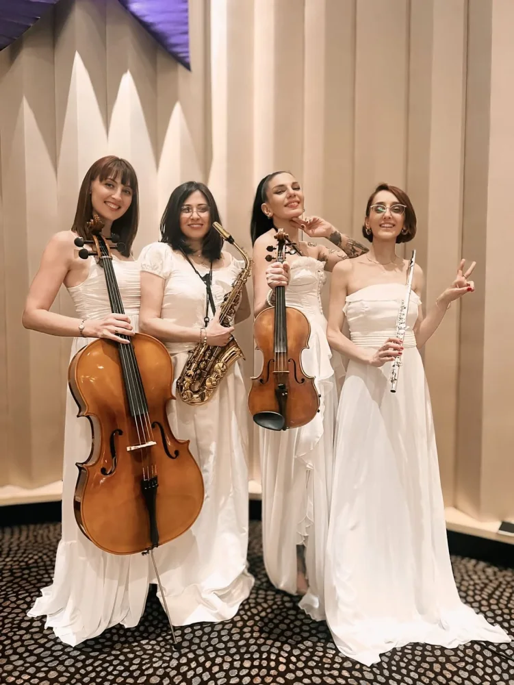 Resto Trio galeri