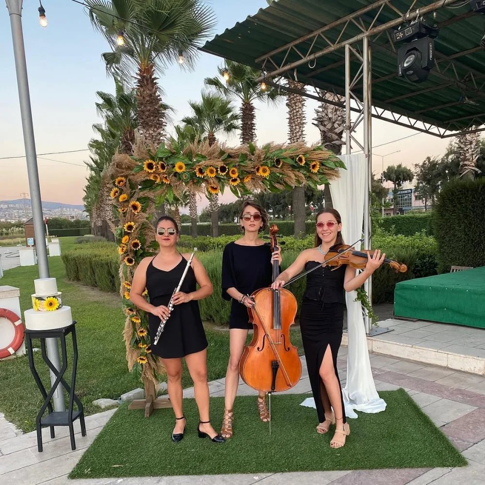 Resto Trio galeri