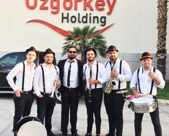 Kostümlü bel kişilik düğün bandosu